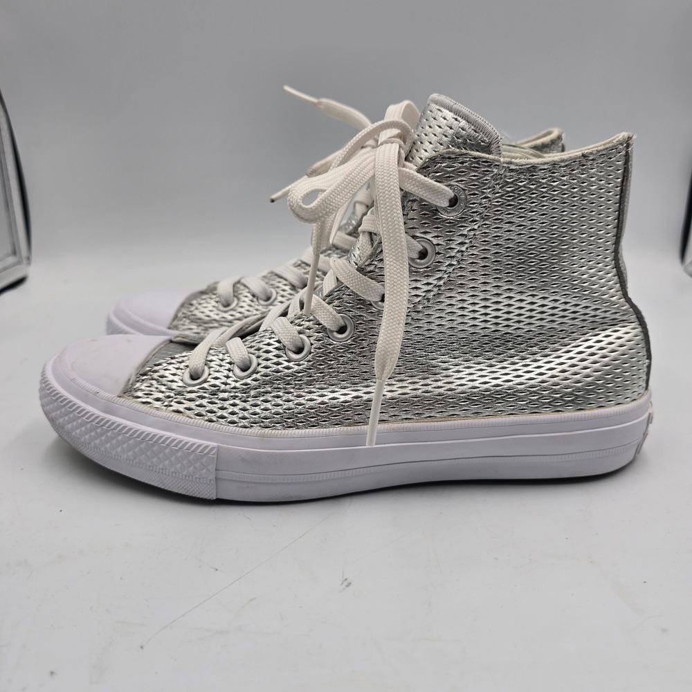 Converse Sneaker Womens 8 Chuck Taylor II Silver Woven Leather 555798C EUC Shiny